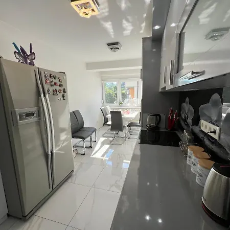 Rejjan Apartment *