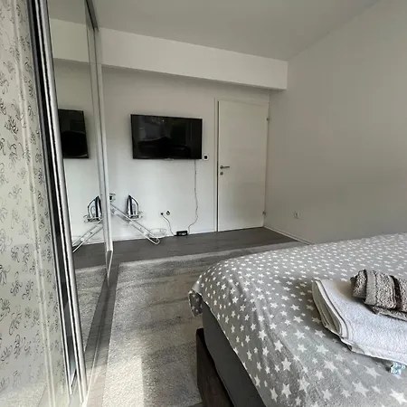 Rejjan Apartment *